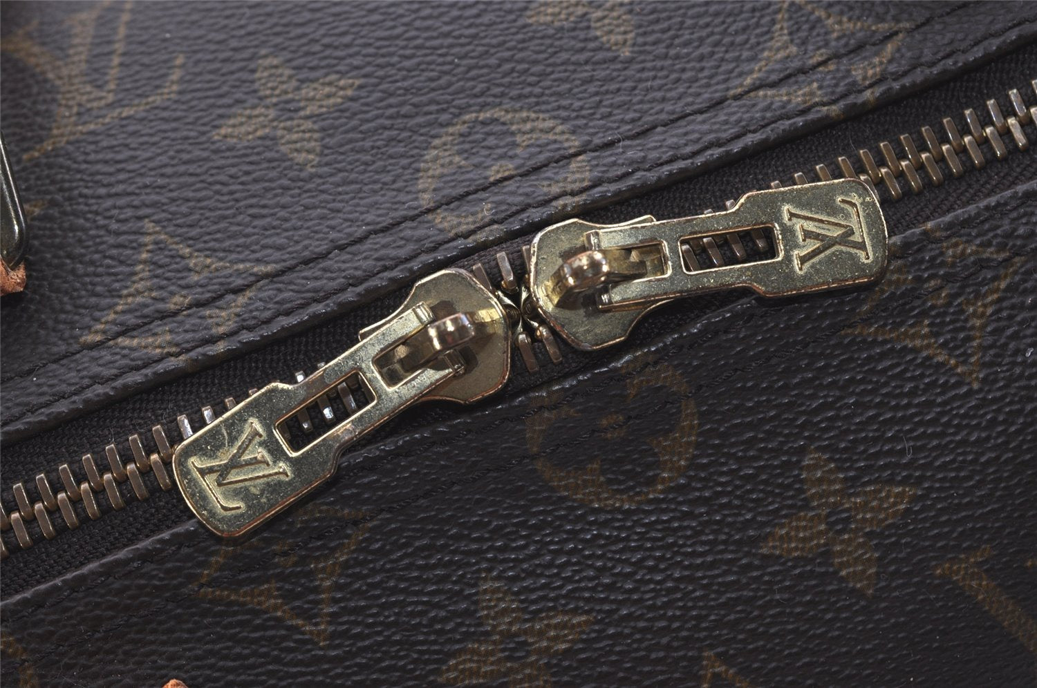 Authentic Louis Vuitton Monogram Keepall 50 Travel Boston Bag M41426 LV 1261I
