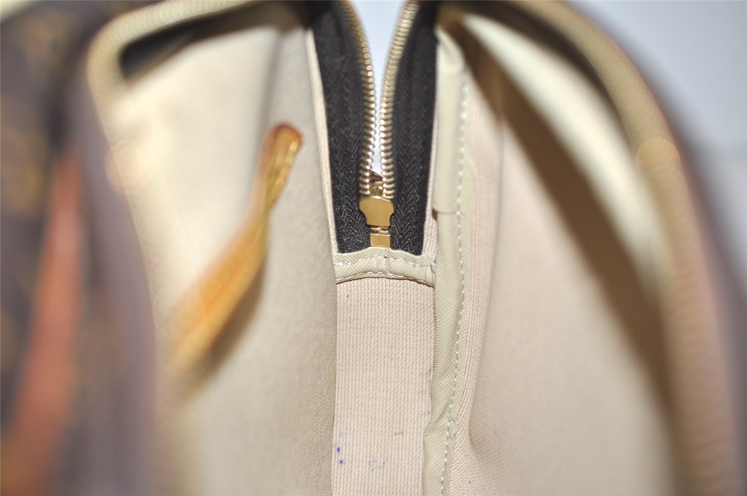 Authentic Louis Vuitton Monogram Reporter PM Shoulder Cross Bag M45254 LV 1264I