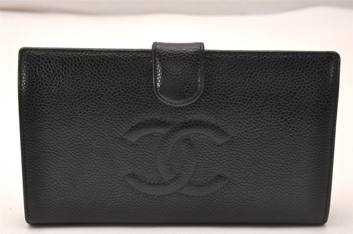 Authentic CHANEL Vintage Caviar Skin CC Logo Bifold Wallet Purse Black 1265J