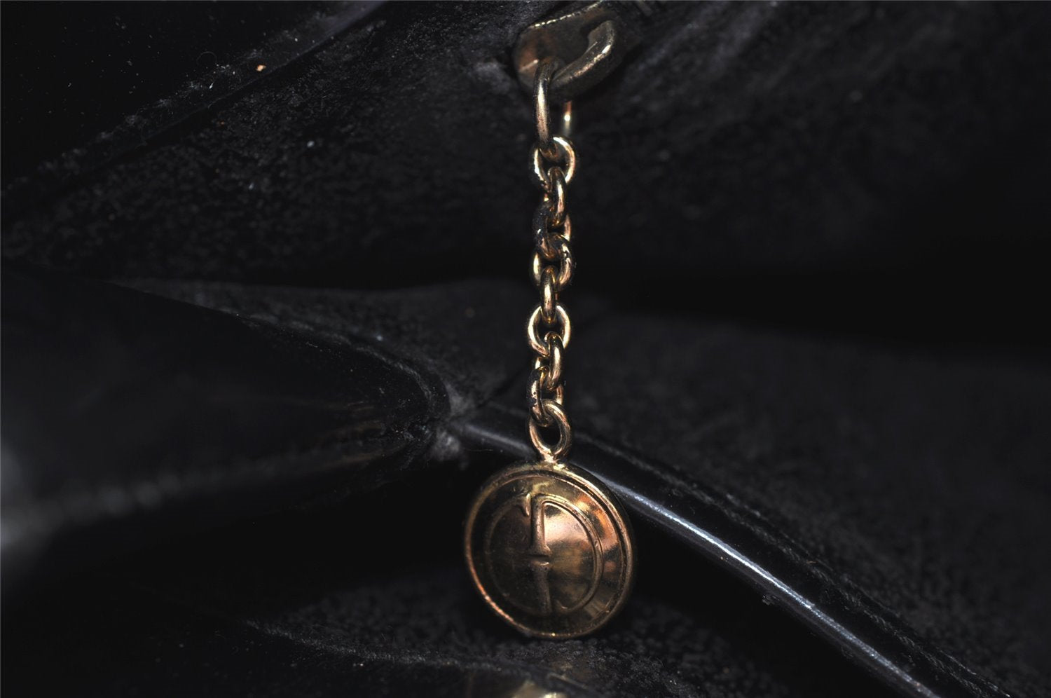 Authentic GUCCI Vintage 2Way Shoulder Hand Bag Purse Enamel Black Junk 1269I