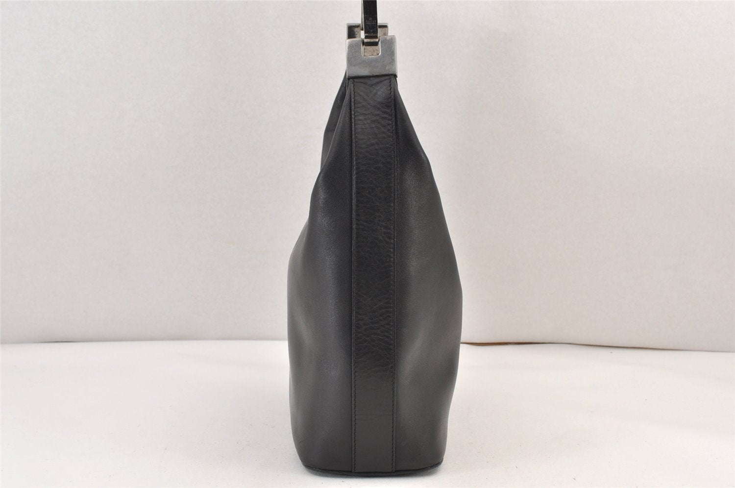Authentic GUCCI Vintage Shoulder Hand Bag Purse Leather 0013814 Black 1271K