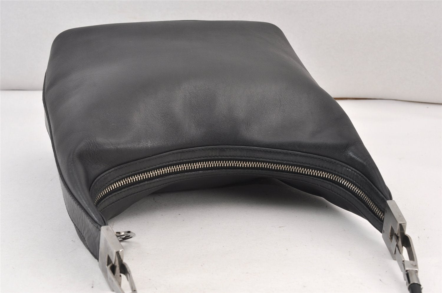 Authentic GUCCI Vintage Shoulder Hand Bag Purse Leather 0013814 Black 1271K