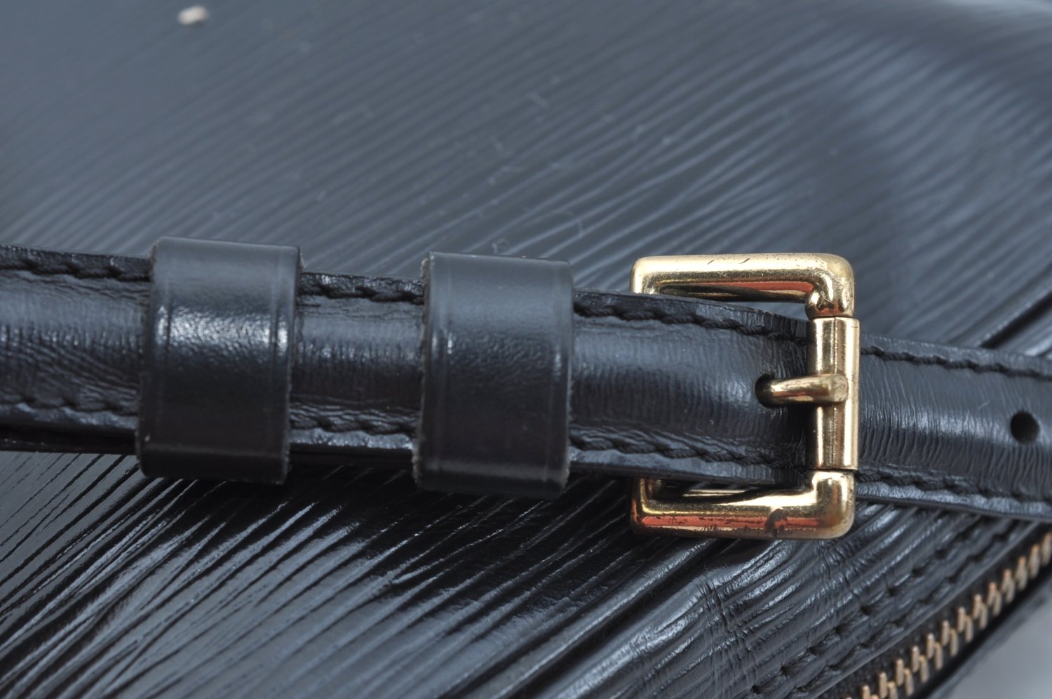 Authentic Louis Vuitton Epi Danube Shoulder Cross Bag Black M45632 LV 1285I