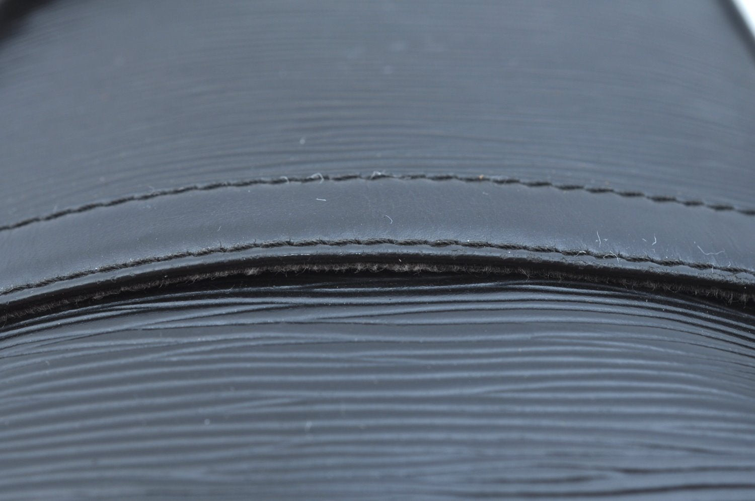 Authentic Louis Vuitton Epi Danube Shoulder Cross Bag Black M45632 LV 1285I