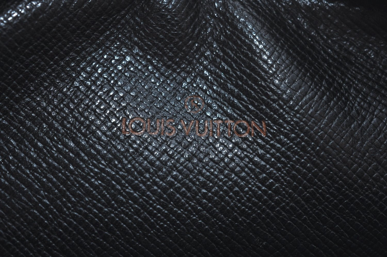 Authentic Louis Vuitton Epi Danube Shoulder Cross Bag Black M45632 LV 1285I