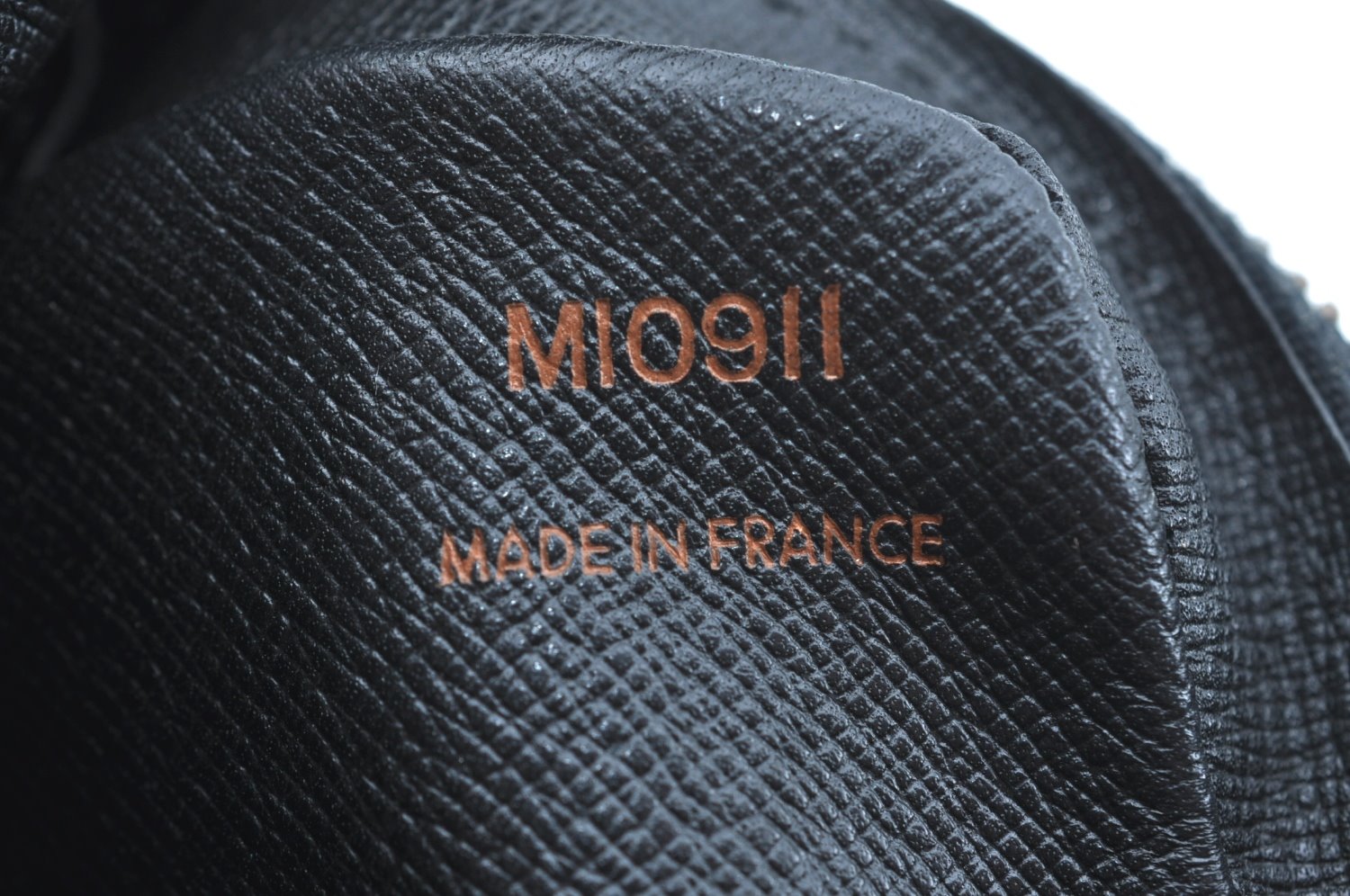 Authentic Louis Vuitton Epi Danube Shoulder Cross Bag Black M45632 LV 1285I