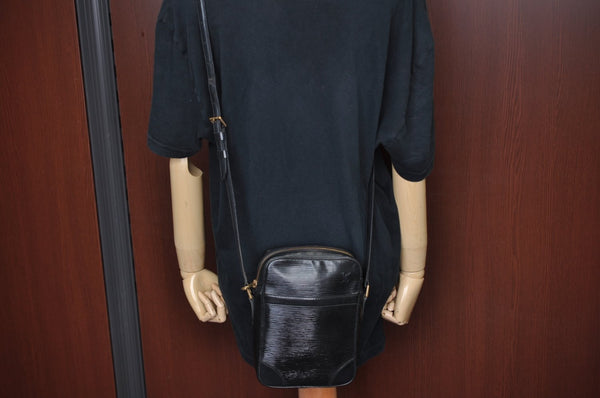 Authentic Louis Vuitton Epi Danube Shoulder Cross Bag Black M45632 LV 1285I