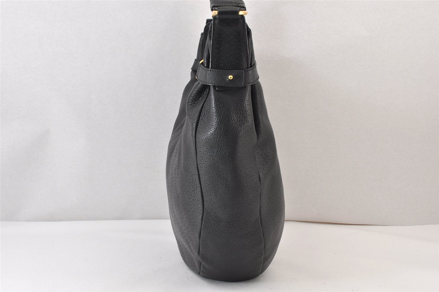 Authentic Salvatore Ferragamo Gancini Leather Shoulder Tote Bag Black 1303K