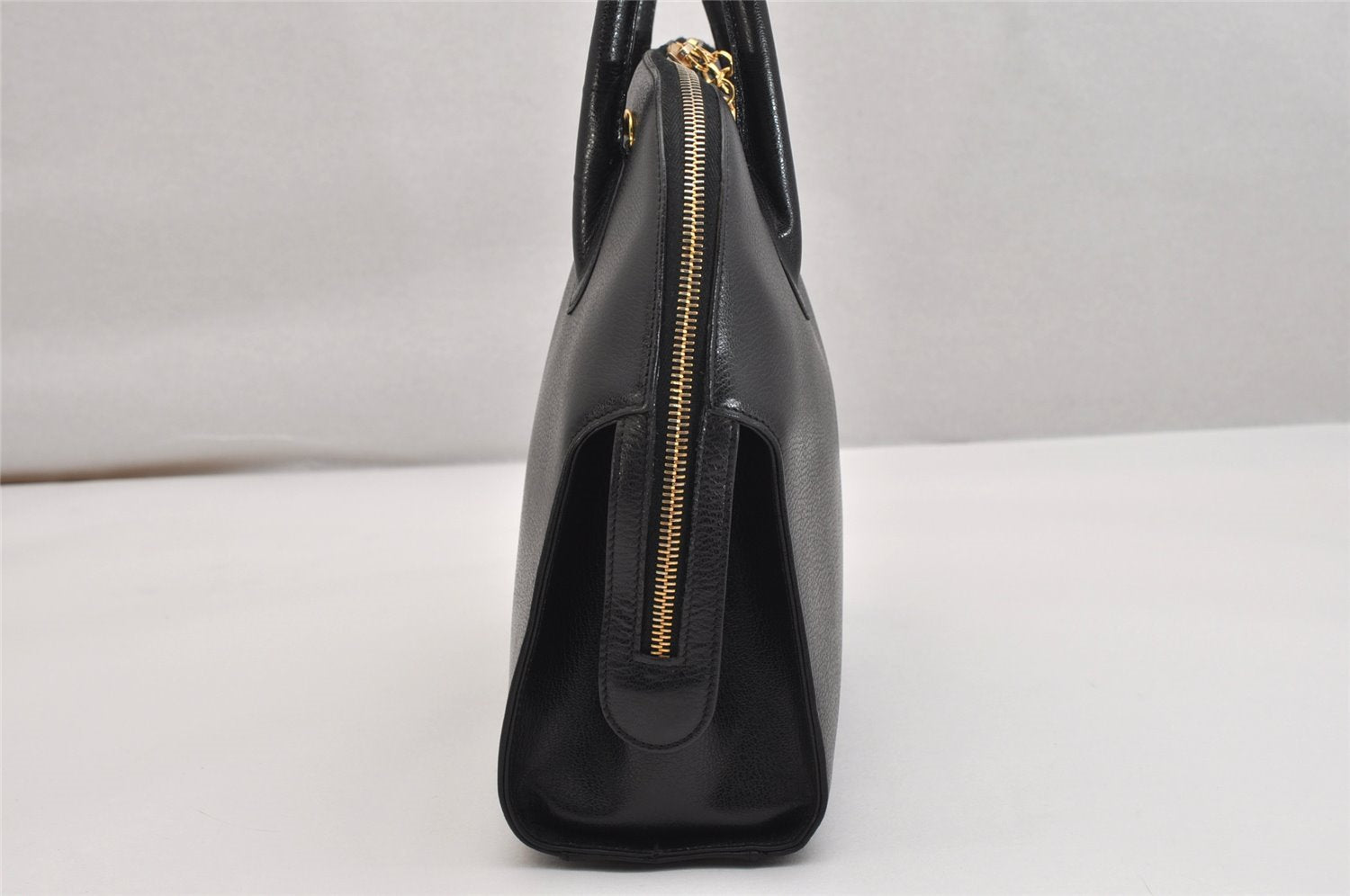 Authentic Salvatore Ferragamo Gancini Leather 2Way Shoulder Hand Bag Black 1304K