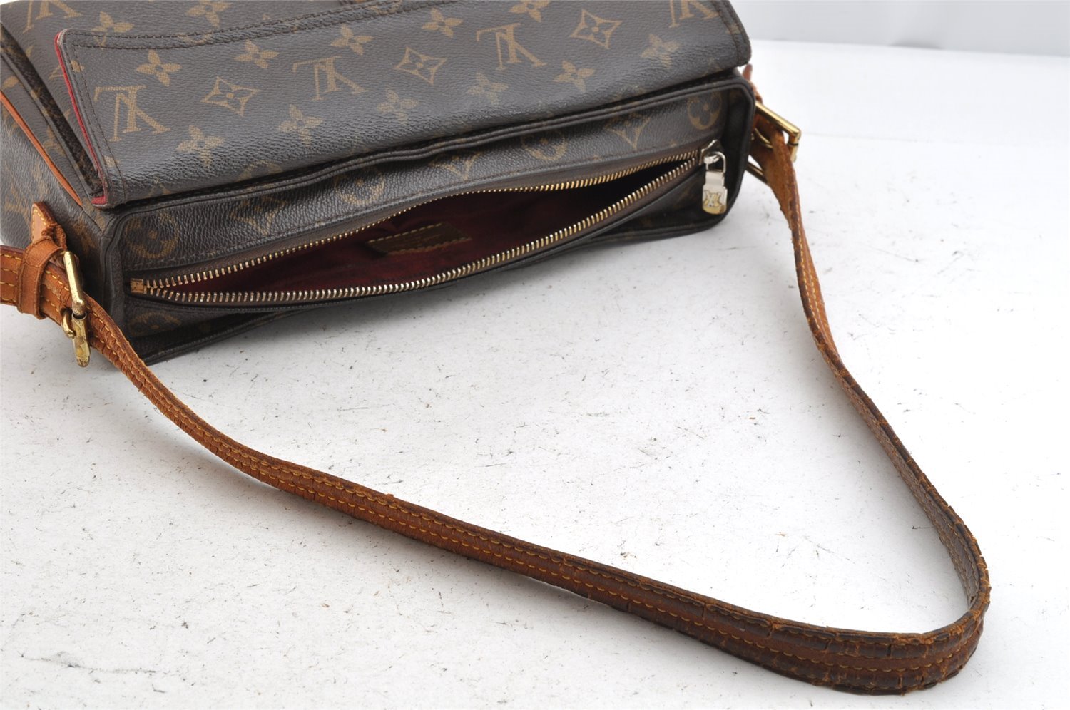 Authentic Louis Vuitton Monogram Viva Cite MM Shoulder Bag M51164 Junk 1309K