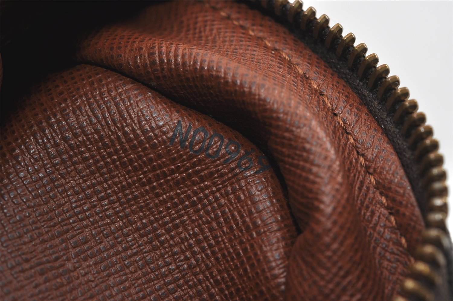 Authentic Louis Vuitton Monogram Nile Shoulder Cross Body Bag M45244 LV 1310I