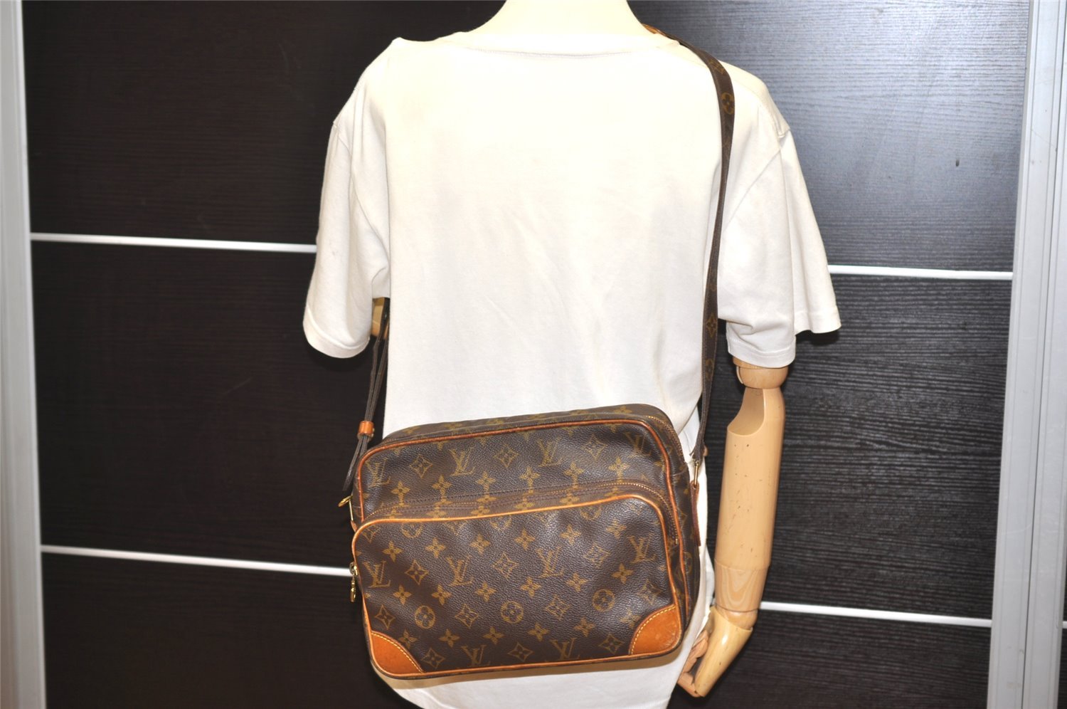Authentic Louis Vuitton Monogram Nile Shoulder Cross Body Bag M45244 LV 1310I