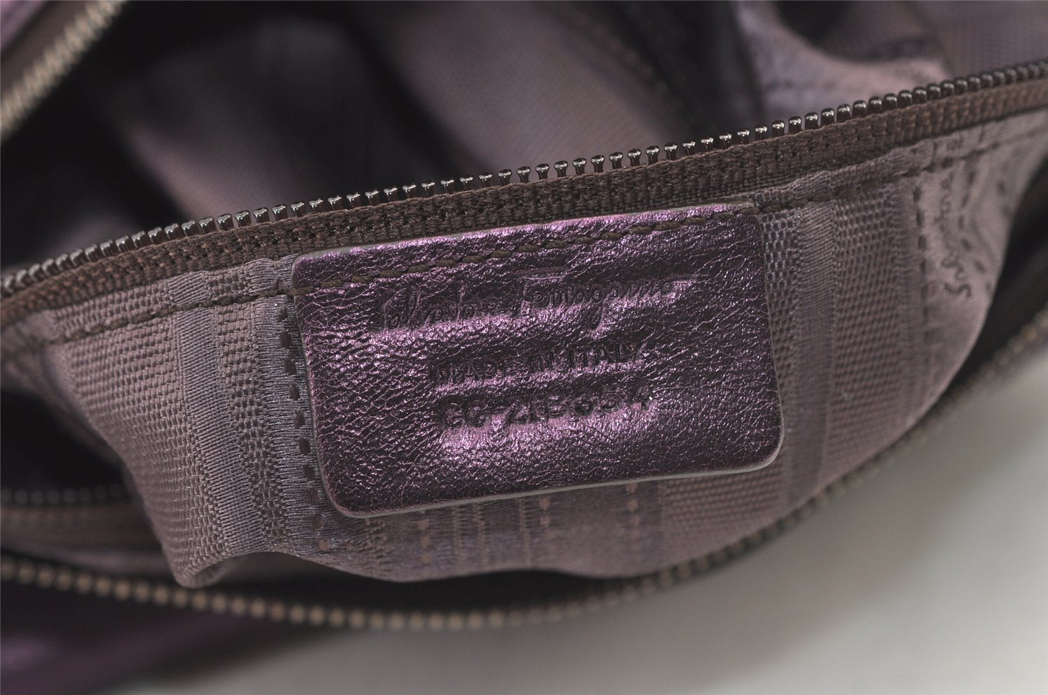Authentic Salvatore Ferragamo Gancini Leather Shoulder Tote Bag Purple 1321K