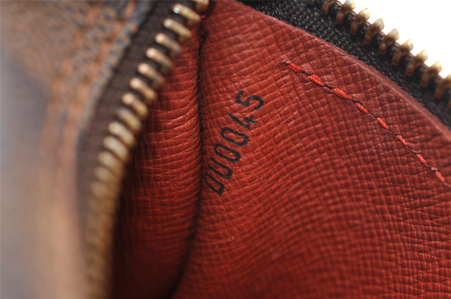 Authentic Louis Vuitton Damier Papillon 26 Hand Bag Purse N51304 LV 1322I