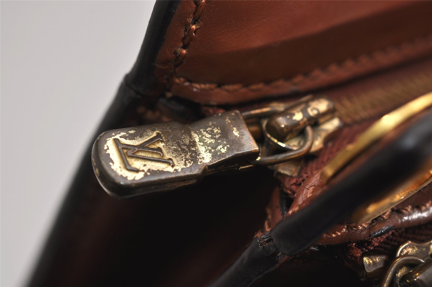 Authentic Louis Vuitton Monogram Enghien Shoulder Cross Bag M51205 LV 1324K