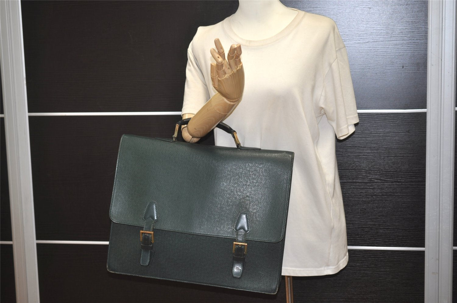 Authentic Louis Vuitton Taiga Tashkent Business Briefcase Green M30084 LV 1325K