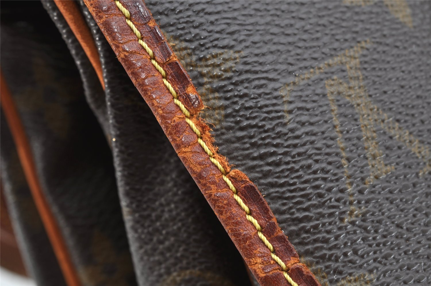 Authentic Louis Vuitton Monogram Saumur 30 Shoulder Cross Bag M42256 LV 1327K