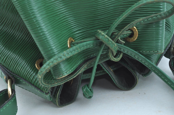 Authentic Louis Vuitton Epi Petit Noe Shoulder Drawstring Bag M44104 Green 1330I
