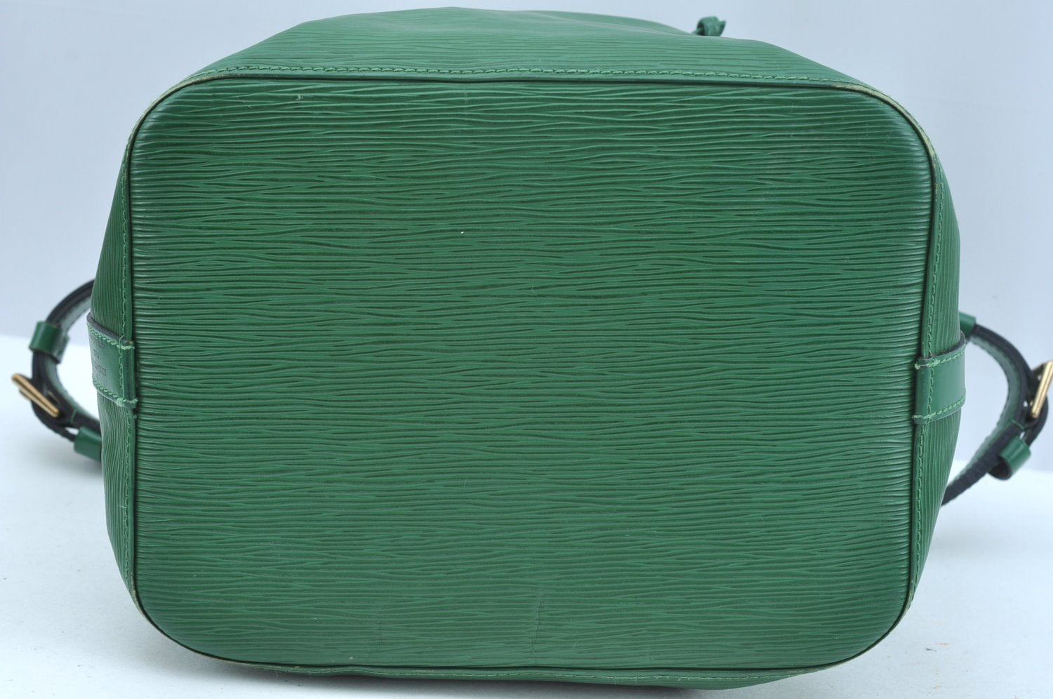 Authentic Louis Vuitton Epi Petit Noe Shoulder Drawstring Bag M44104 Green 1330I