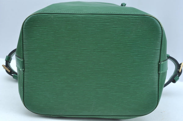 Authentic Louis Vuitton Epi Petit Noe Shoulder Drawstring Bag M44104 Green 1330I