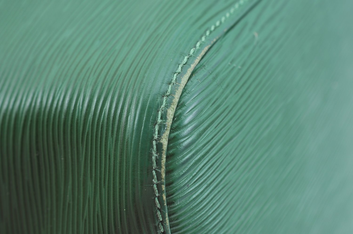 Authentic Louis Vuitton Epi Petit Noe Shoulder Drawstring Bag M44104 Green 1330I