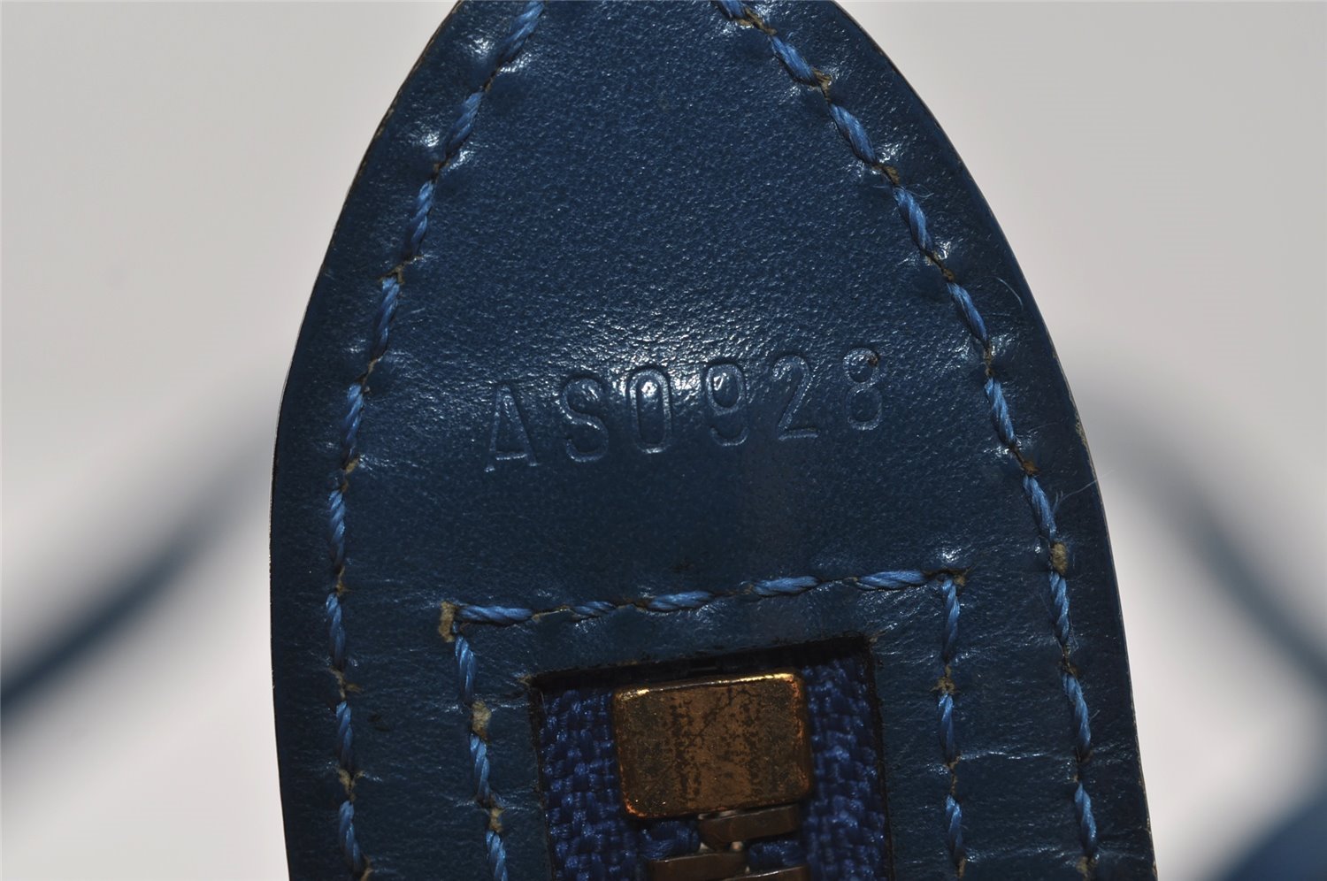 Authentic Louis Vuitton Epi Saint Jacques Poignier Long Shoulder Bag Blue 1331I