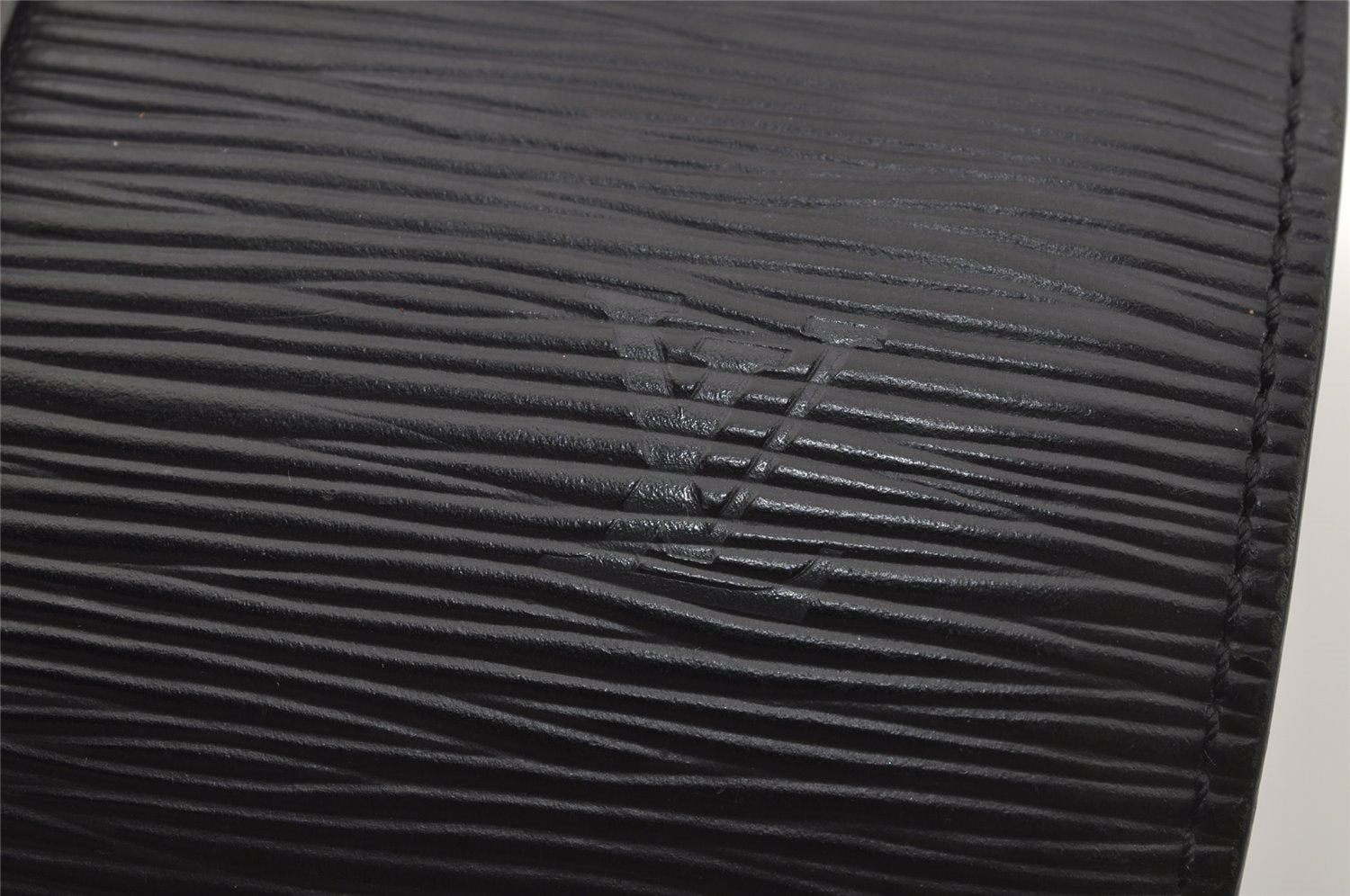 Authentic Louis Vuitton Epi Soufflot Black Hand Bag M52222 LV 1331J