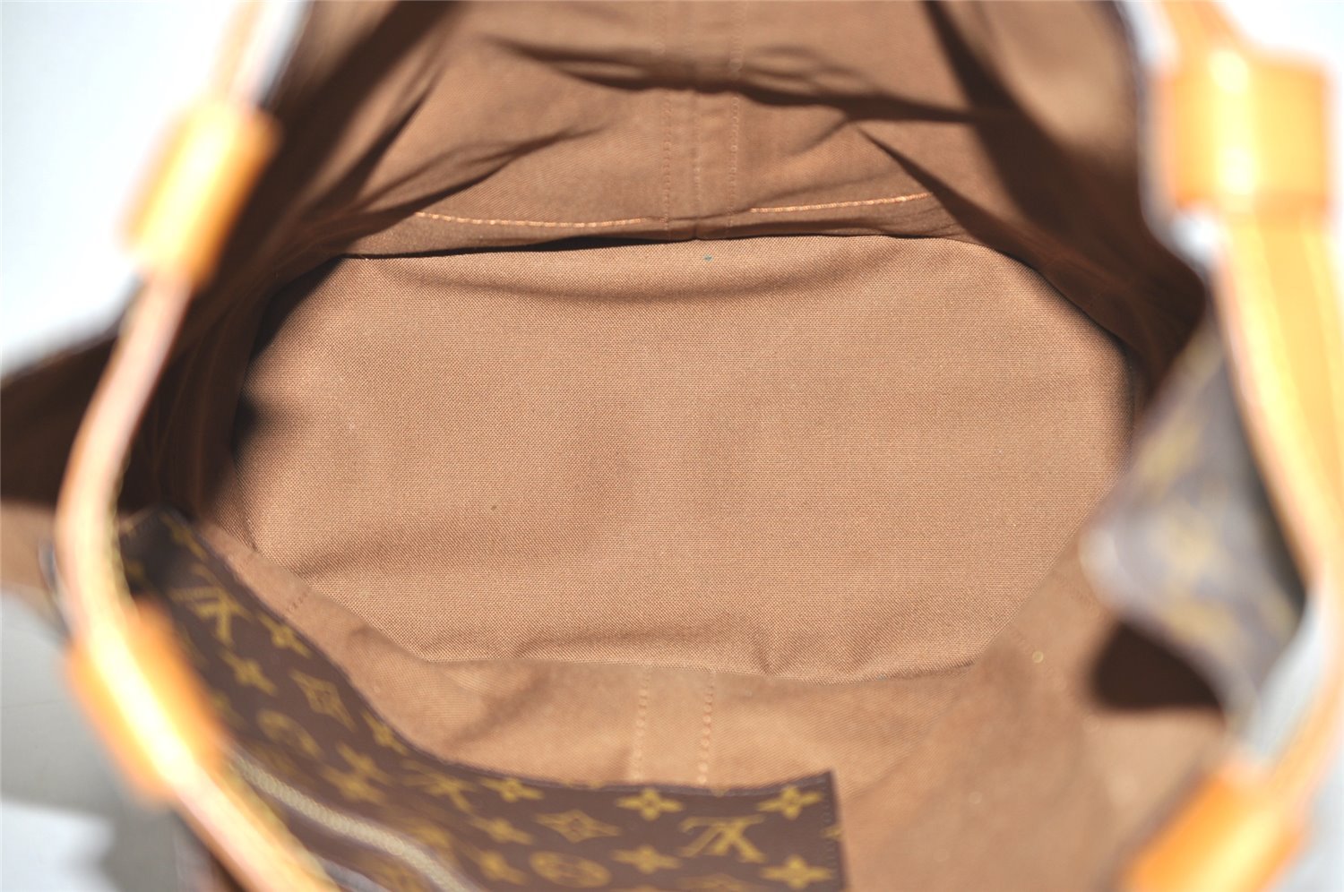 Authentic Louis Vuitton Monogram Randonnee GM Shoulder Bag M42244 LV 1332I