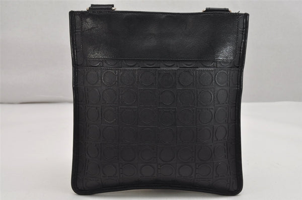Authentic Salvatore Ferragamo Gancini Leather Shoulder Bag Black 1338K