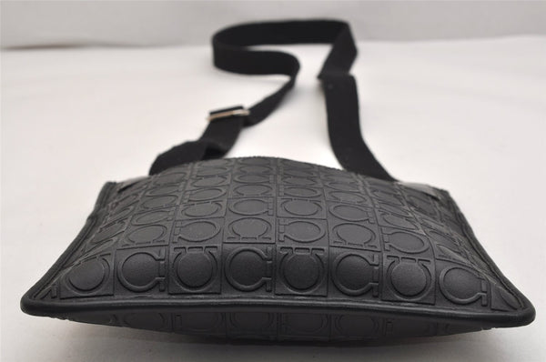 Authentic Salvatore Ferragamo Gancini Leather Shoulder Bag Black 1338K
