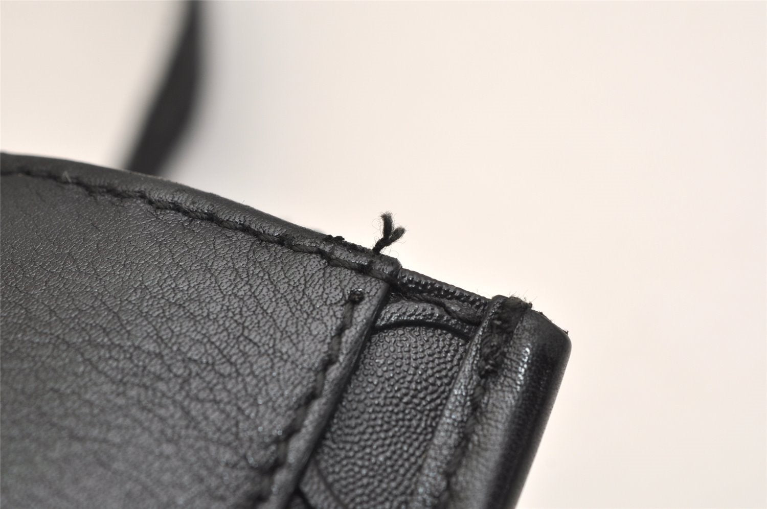 Authentic Salvatore Ferragamo Gancini Leather Shoulder Bag Black 1338K