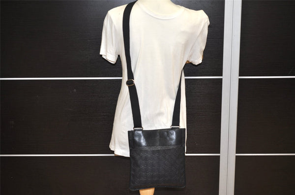 Authentic Salvatore Ferragamo Gancini Leather Shoulder Bag Black 1338K