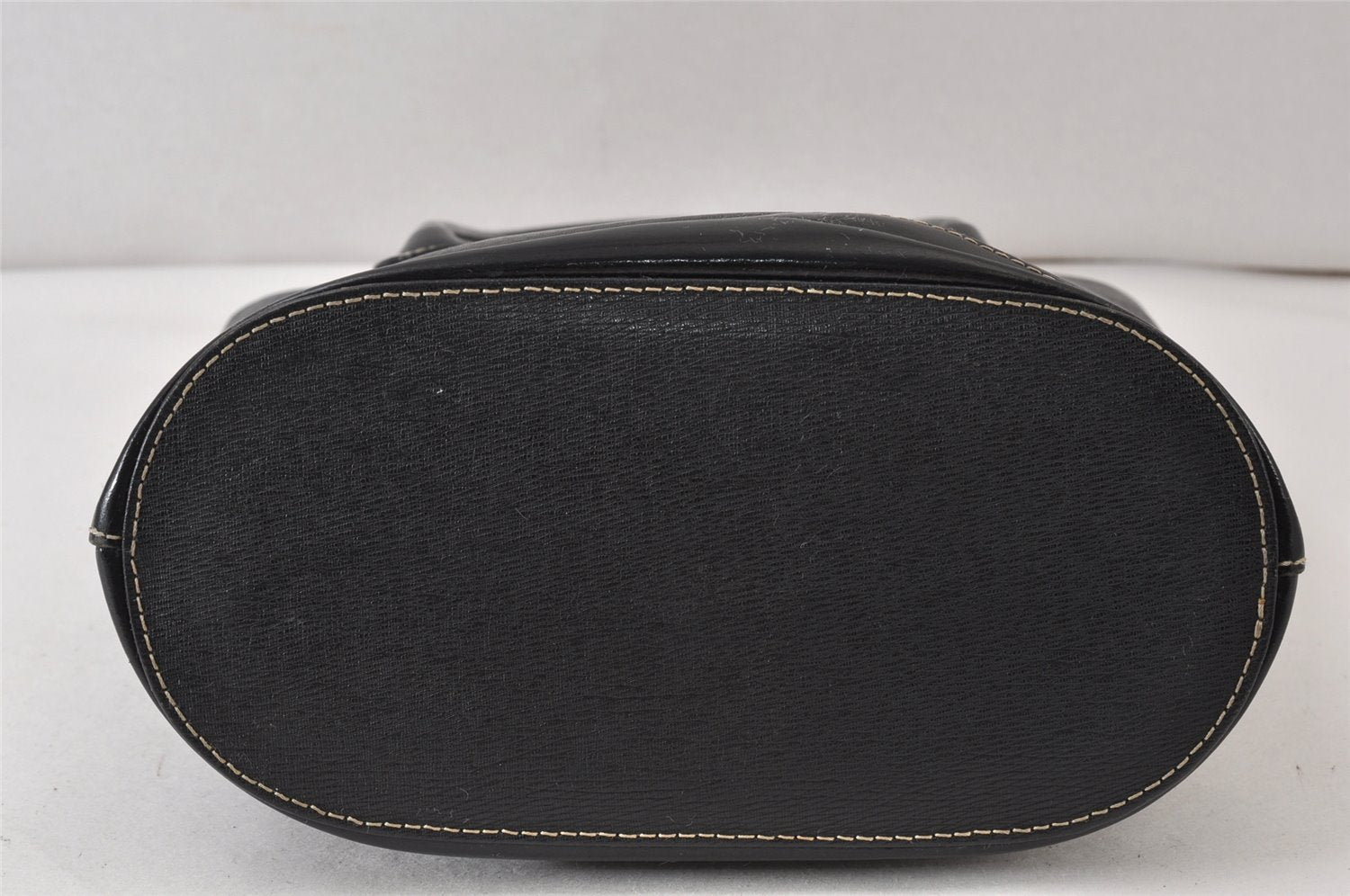 Authentic BURBERRY Vintage Leather Enamel Shoulder Hand Bag Purse Black 1339K