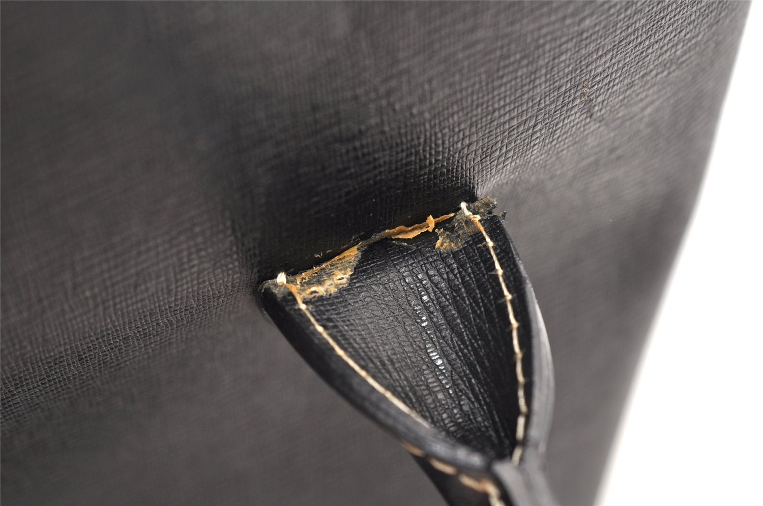 Authentic BURBERRY Vintage Leather Enamel Shoulder Hand Bag Purse Black 1339K