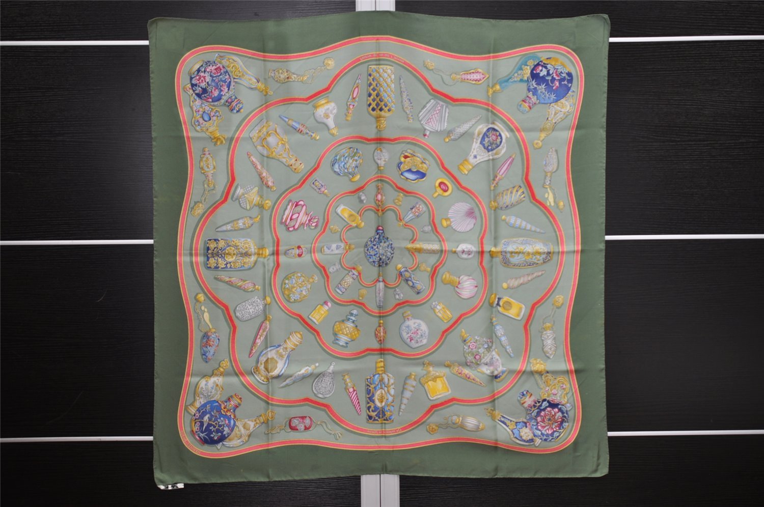 Authentic HERMES Carre 90 Scarf 