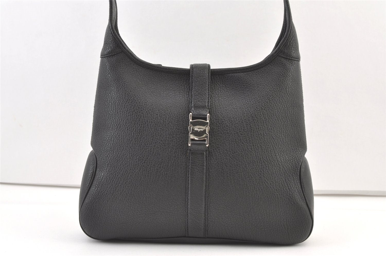 Authentic Salvatore Ferragamo Vintage Leather Shoulder Hand Bag Black 1342K
