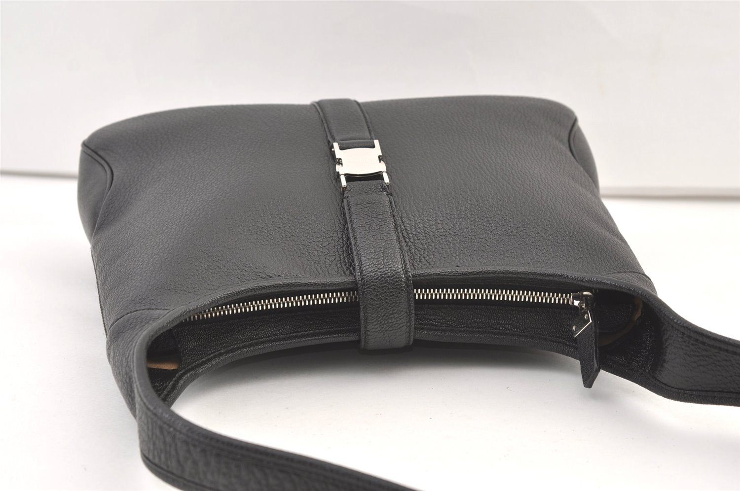 Authentic Salvatore Ferragamo Vintage Leather Shoulder Hand Bag Black 1342K