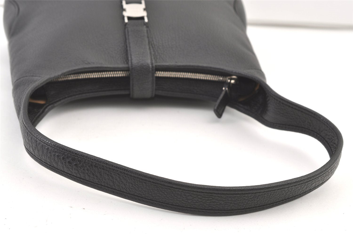 Authentic Salvatore Ferragamo Vintage Leather Shoulder Hand Bag Black 1342K