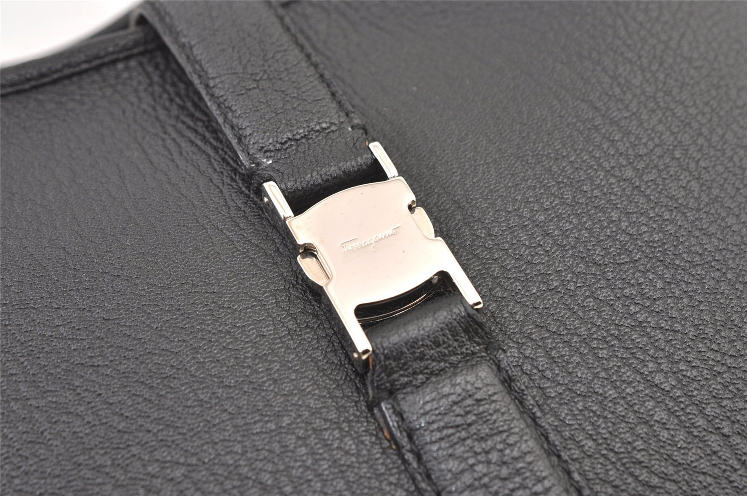 Authentic Salvatore Ferragamo Vintage Leather Shoulder Hand Bag Black 1342K
