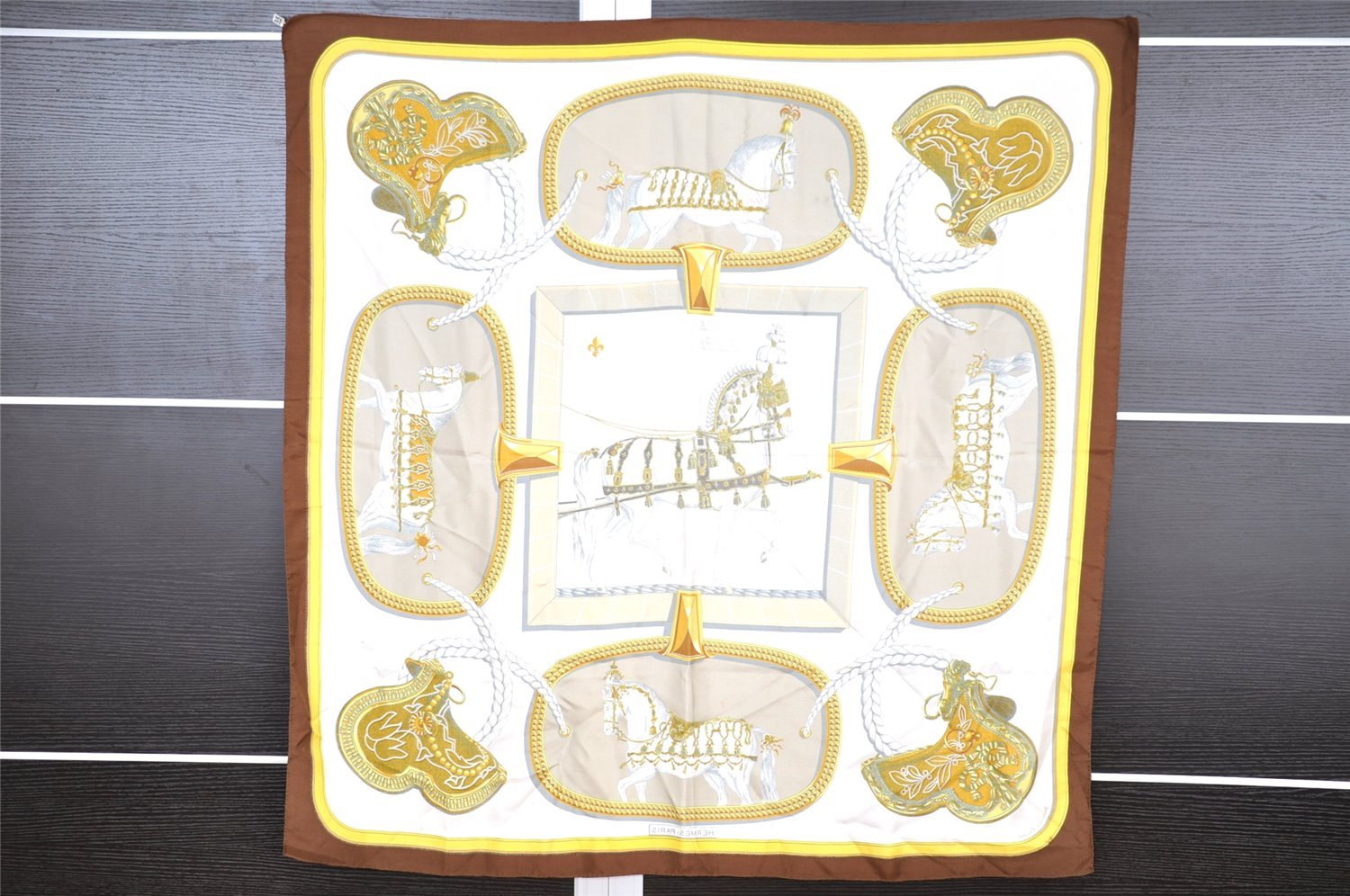 Authentic HERMES Carre 90 Scarf 