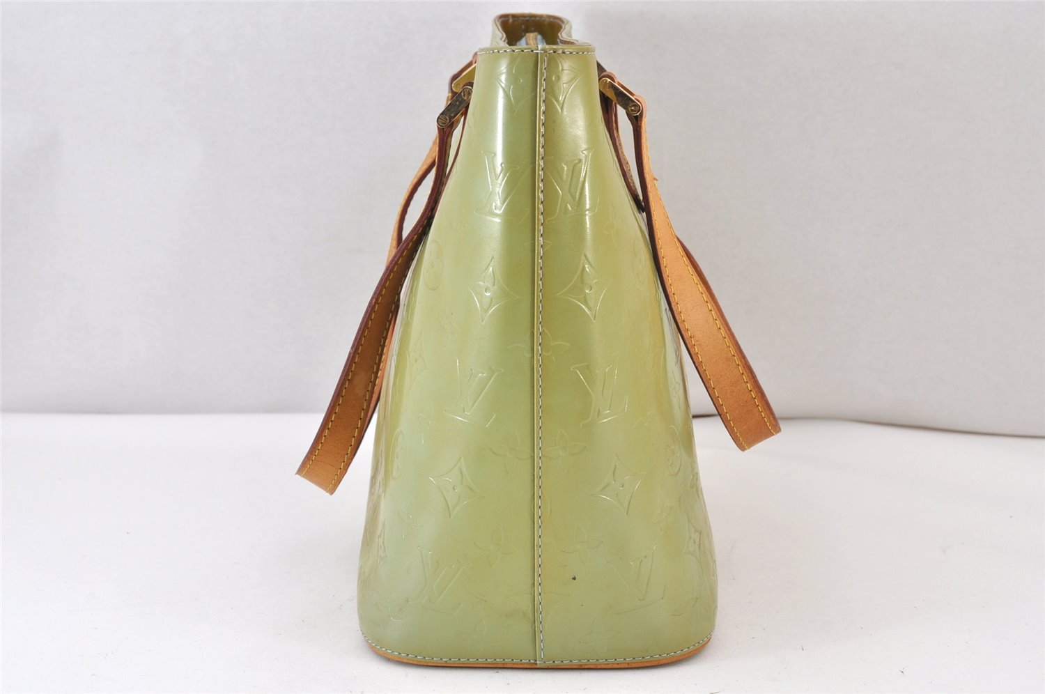 Authentic Louis Vuitton Vernis Houston Shoulder Bag Light Green M91005 LV 1349K