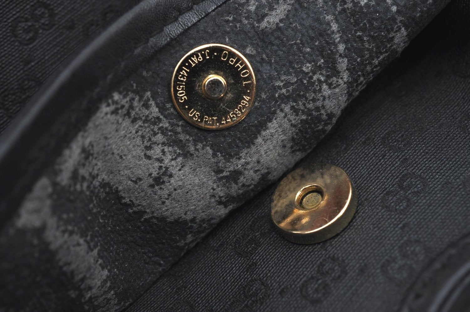 Authentic GUCCI Micro GG PVC Leather Shoulder Cross Body Bag Purse Black 1350H