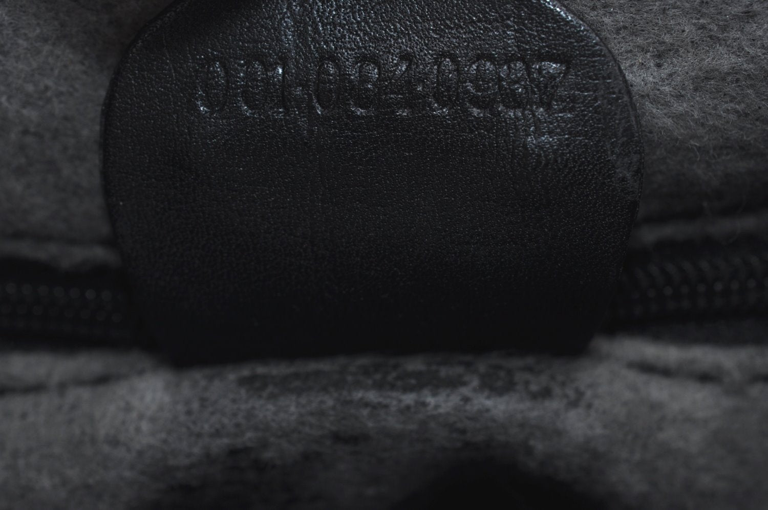 Authentic GUCCI Micro GG PVC Leather Shoulder Cross Body Bag Purse Black 1350H