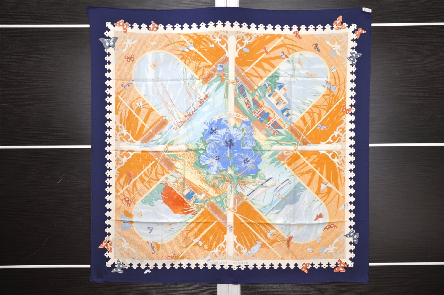 Authentic HERMES Carre 90 Scarf 