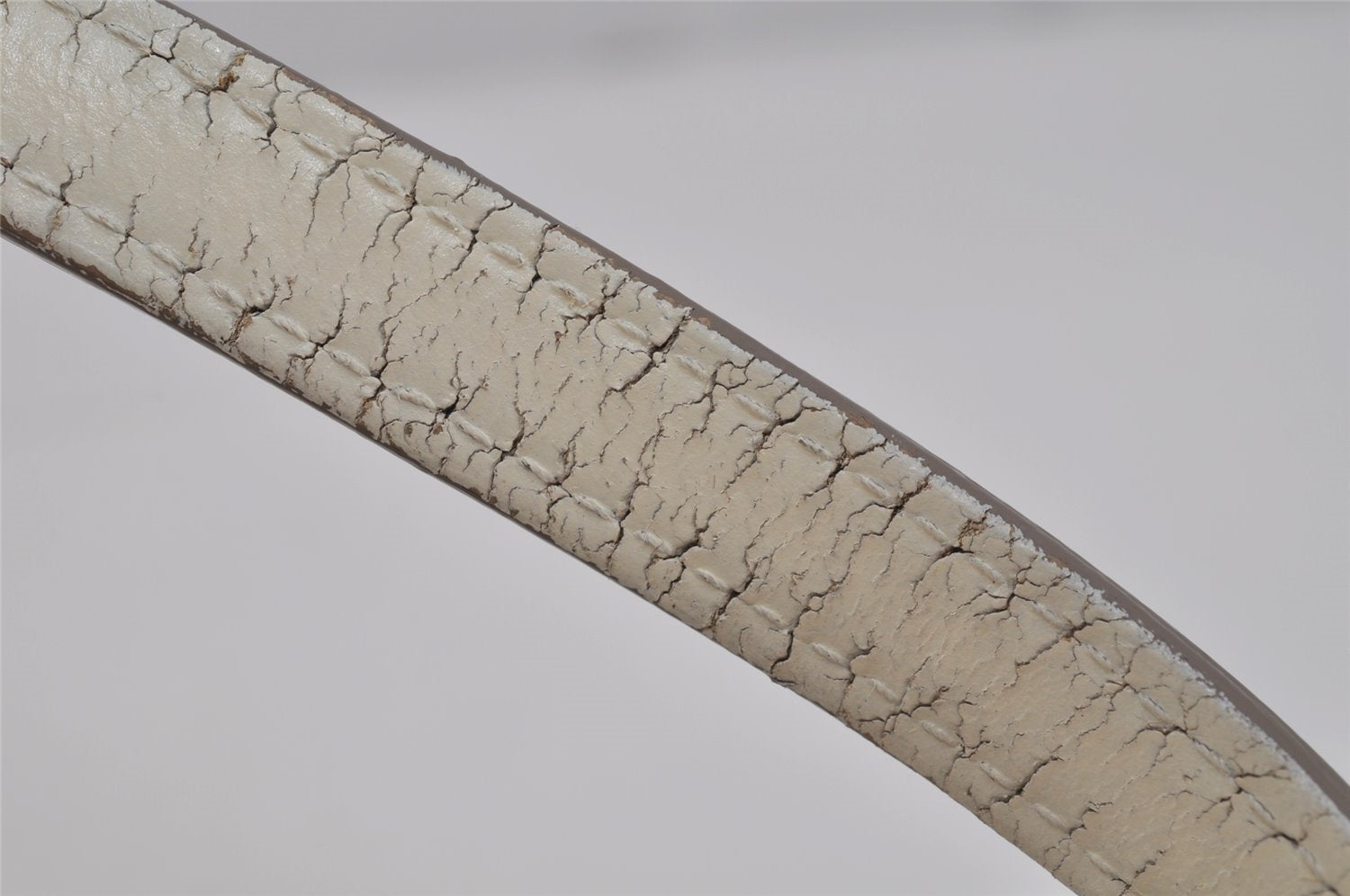 Authentic Louis Vuitton Epi Madeleine GM White Shoulder Bag M5934J LV 1351J