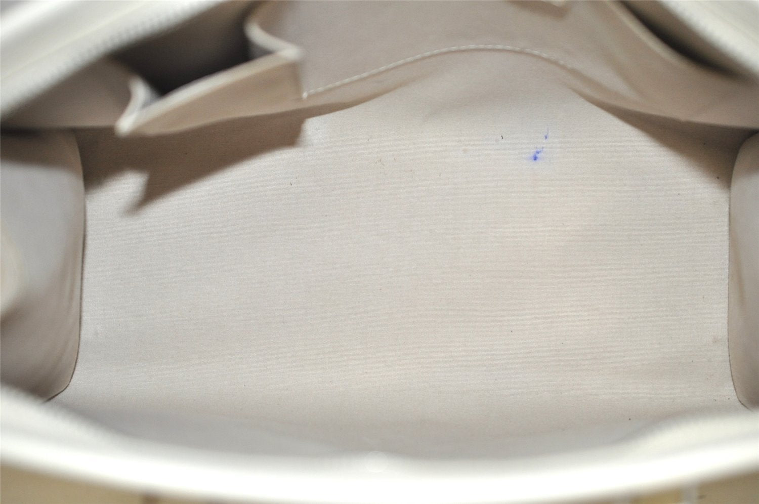 Authentic Louis Vuitton Epi Madeleine GM White Shoulder Bag M5934J LV 1351J