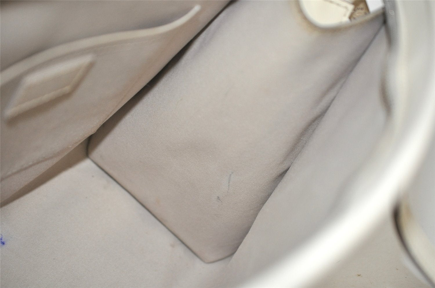 Authentic Louis Vuitton Epi Madeleine GM White Shoulder Bag M5934J LV 1351J