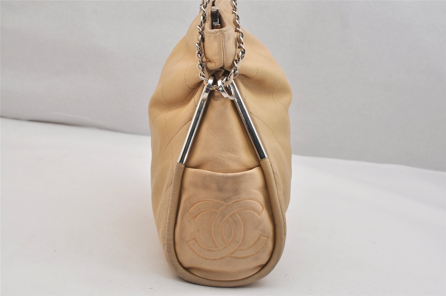 Authentic CHANEL Lamb Skin Matelasse Chain Shoulder Hand Bag Beige CC Logo 1353K