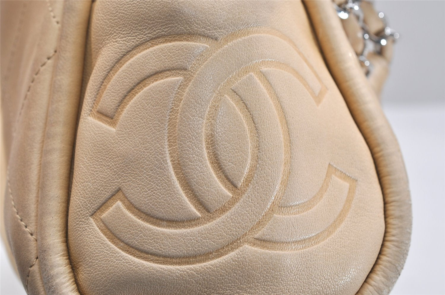 Authentic CHANEL Lamb Skin Matelasse Chain Shoulder Hand Bag Beige CC Logo 1353K