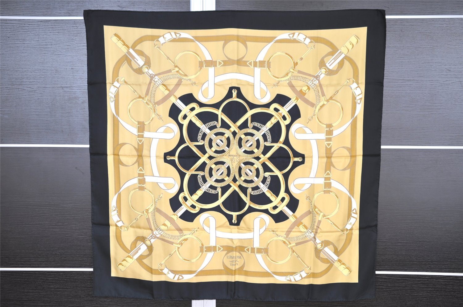 Authentic HERMES Carre 90 Scarf 